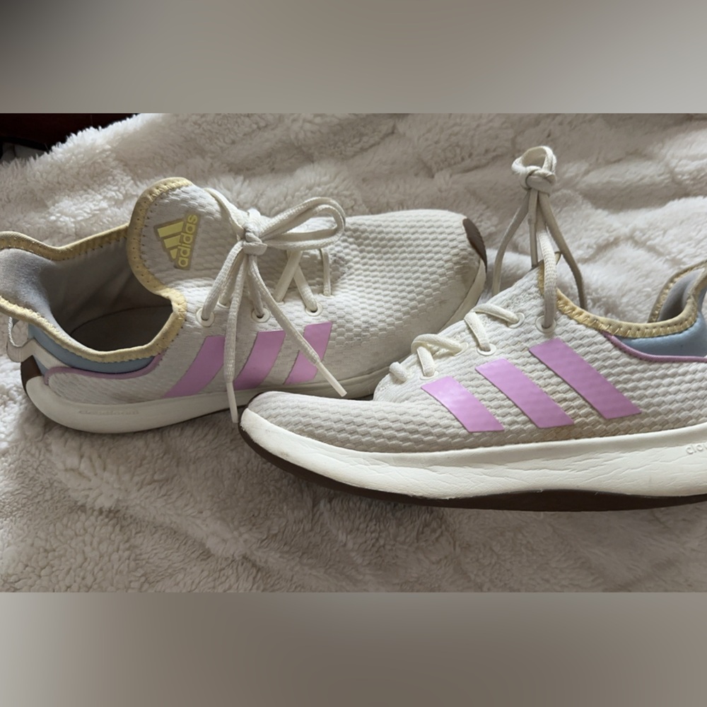 -Adidas 
-Multi color 
-Womens 6.5 
-Easy to clean